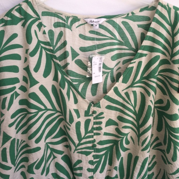 Reitmans 2X V Neck Short Sleeve Blouse NWT Viscose Blend - Picture 2 of 8